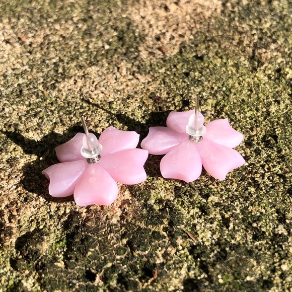 Handmade Polymer Clay Flower Earrings - Picture 12 of 14